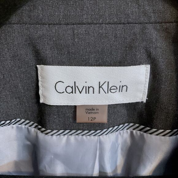 Calvin Klein Women's Jacket Size 12P Grey Modern Two Button Short Pockets - Picture 2 of 10